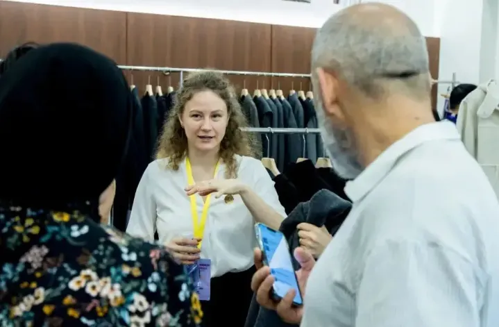 How to Source Clothing from China  Sampling & quality control